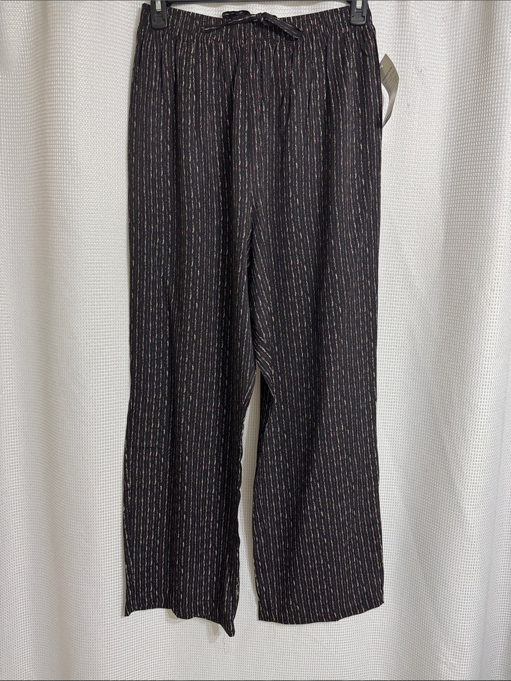 NWT women’s Expressions pull on casual pants. Size X Grande.